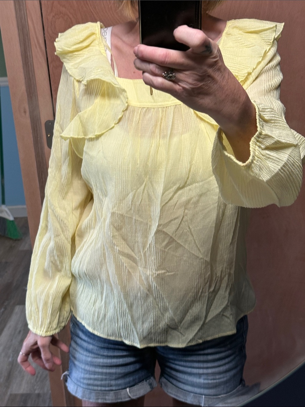 Women's Medium Yellow Ruffle-Detail Lightweight Blouse